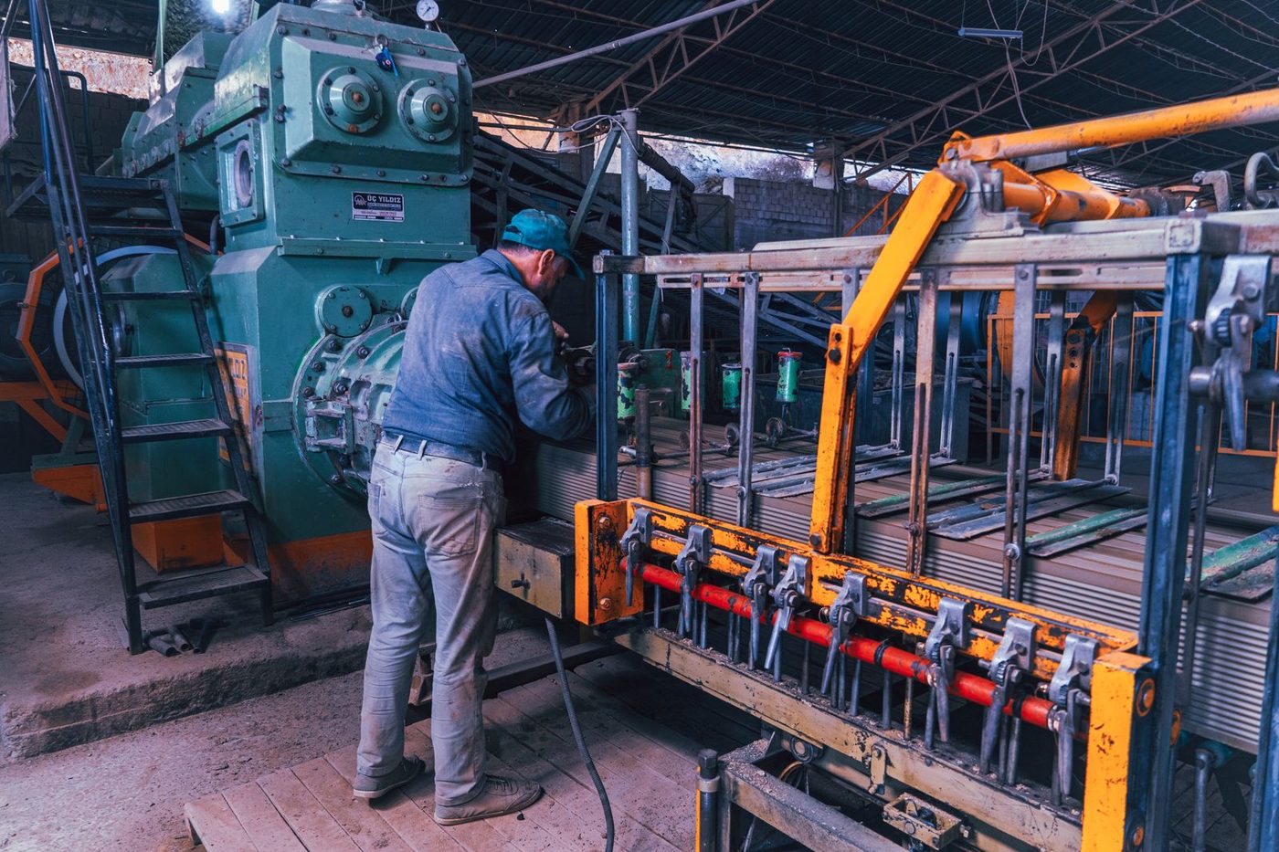 Operator running an aluminium extrusion press